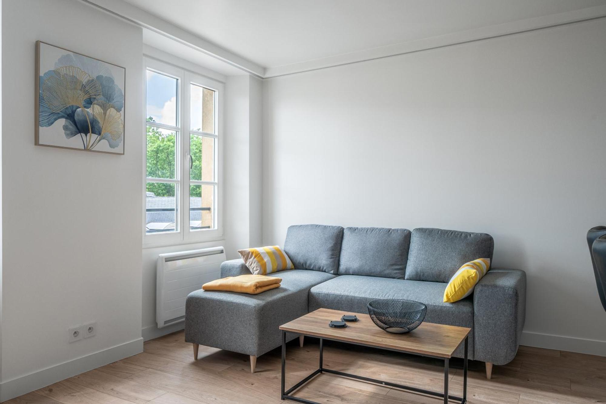 Le Versailles Soleil Classe 3 Etoiles Charme & Vue Chapelle Royale Versalhes Exterior foto